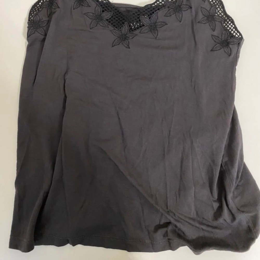 American Eagle top - Picture 3 of 4